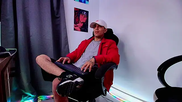 Snapshot of liorvante chatting on December 19, 4:30 am liorvante online show from December 19, 4:30 am