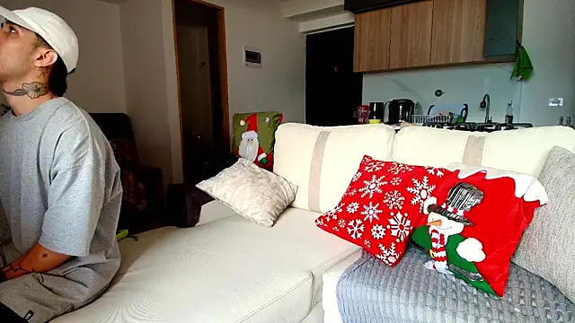 Snapshot of liorvante chatting on December 19, 5:42 pm liorvante online show from December 19, 5:42 pm