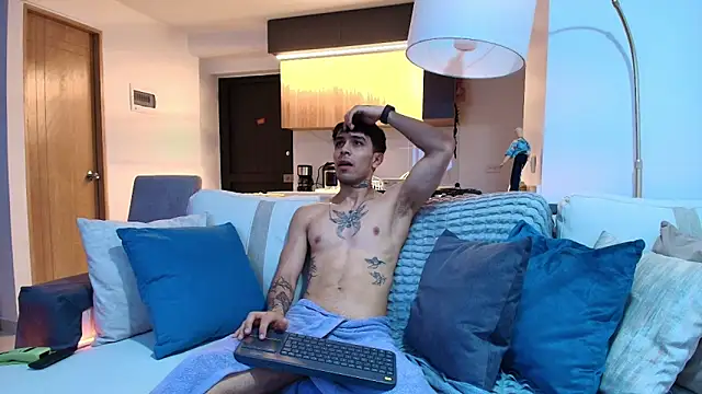 Snapshot of liorvante chatting on January 15, 11:08 pm liorvante online show from January 15, 11:08 pm