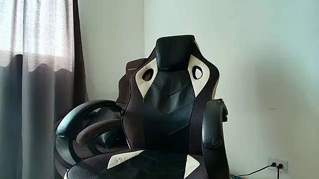 Snapshot of liorvante chatting on February 4, 3:07 pm liorvante online show from February 4, 3:07 pm