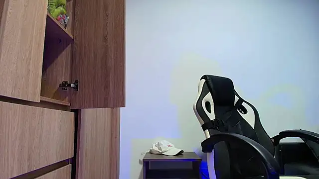 Snapshot of liorvante chatting on February 28, 11:28 pm liorvante online show from February 28, 11:28 pm