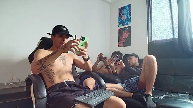 Snapshot of liorvante chatting on March 6, 2:24 pm liorvante online show from March 6, 2:24 pm