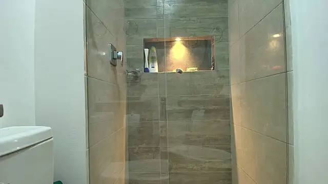 Snapshot of liorvante chatting on March 8, 3:05 pm liorvante online show from March 8, 3:05 pm