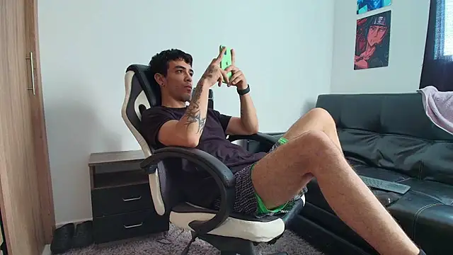 Snapshot of liorvante chatting on March 14, 1:38 pm liorvante online show from March 14, 1:38 pm