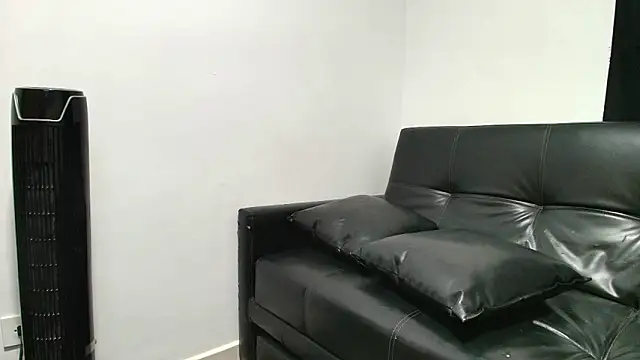 Snapshot of liorvante chatting on April 7, 1:28 am liorvante online show from April 7, 1:28 am