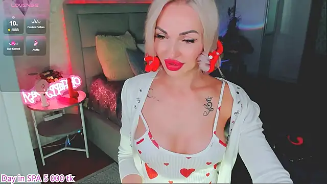 Lola Bombita online show from May 12, 12:35 pm