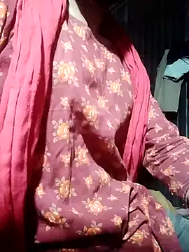 qeen3321 online show from December 3, 2:15 pm