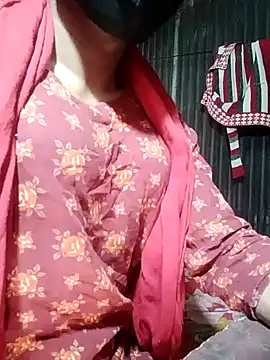 Snapshot of qeen3321 chatting on December 14, 5:24 am qeen3321 online show from December 14, 5:24 am