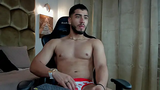 Franco banderas online show from February 14, 2:03 pm