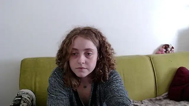 Snapshot of DeliaBlew chatting on June 12, 7:24 pm DeliaBlew online show from June 12, 7:24 pm