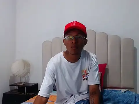 BobbyHot 4u online show from December 1, 1:16 pm