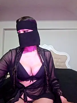 Snapshot of deva-sexy chatting on June 8, 4:51 pm deva-sexy online show from June 8, 4:51 pm