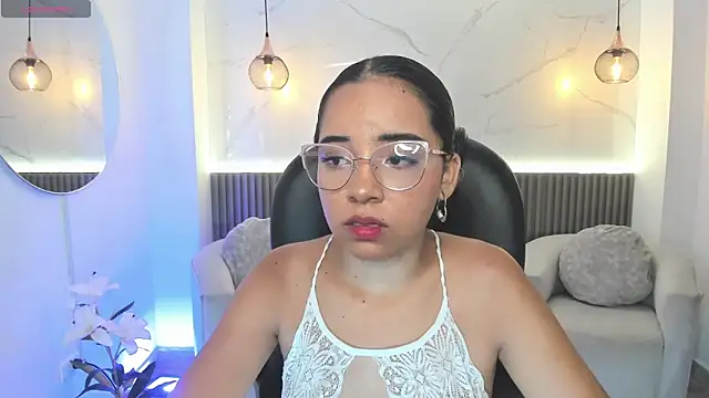 alana martiins online show from June 7, 7:06 pm