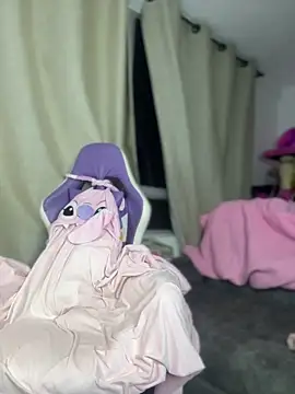 Stormi Thompsonn  online show from December 2, 3:01 am