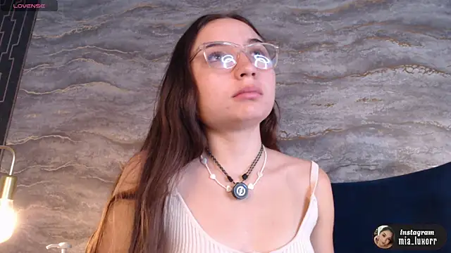 Mia Luxor online show from July 9, 12:09 pm