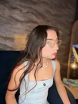 Mia Luxor online show from July 19, 11:36 am