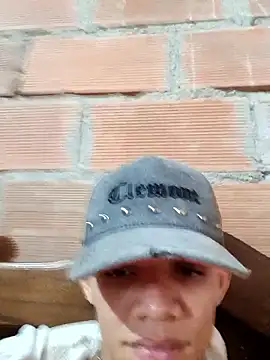 Snapshot of daniel_garzon chatting on December 2, 8:15 pm daniel garzon online show from December 2, 8:15 pm