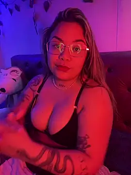 Lindalatina2001 online show from May 22, 8:14 pm