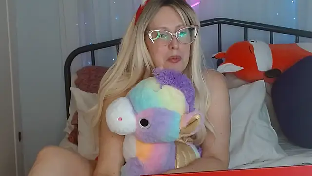 Snapshot of Katina-LoveJoy chatting on December 19, 12:50 am Katina-LoveJoy online show from December 19, 12:50 am