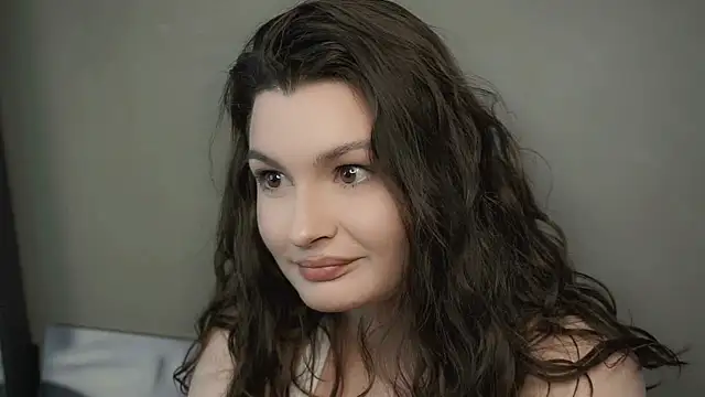 Snapshot of AleksaVioren chatting on December 1, 7:46 am AleksaVioren online show from December 1, 7:46 am