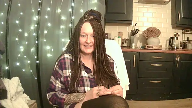 Snapshot of pixxiexo chatting on December 22, 5:26 am pixxiexo online show from December 22, 5:26 am