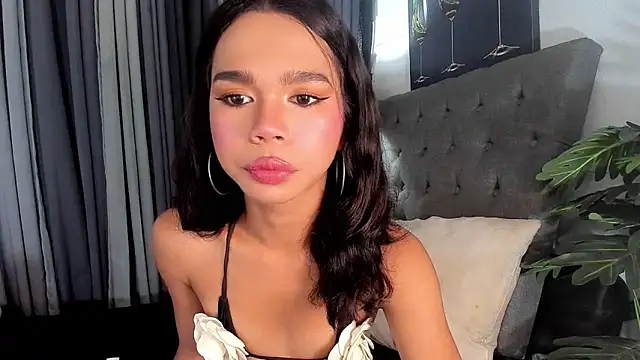 asianpetiteprincess online show from May 20, 8:04 pm