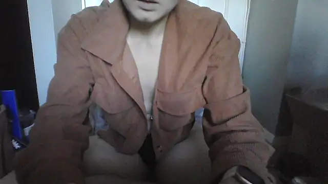 Snapshot of Amy01112 chatting on December 15, 11:36 am Amy01112 online show from December 15, 11:36 am