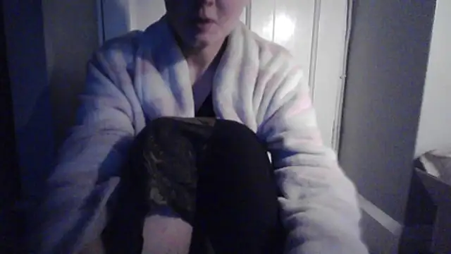 Amy01112 online show from December 17, 3:40 pm