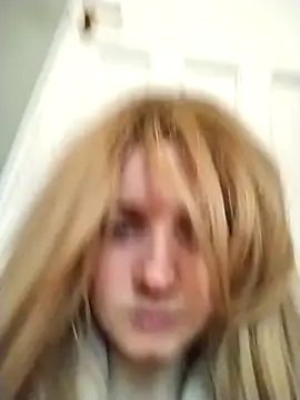 Amy01112 online show from December 22, 2:25 pm