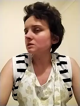 Amy01112 online show from May 11, 2:06 am