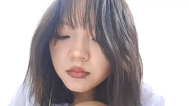 MeowMiaMeow online show from December 4, 5:10 pm