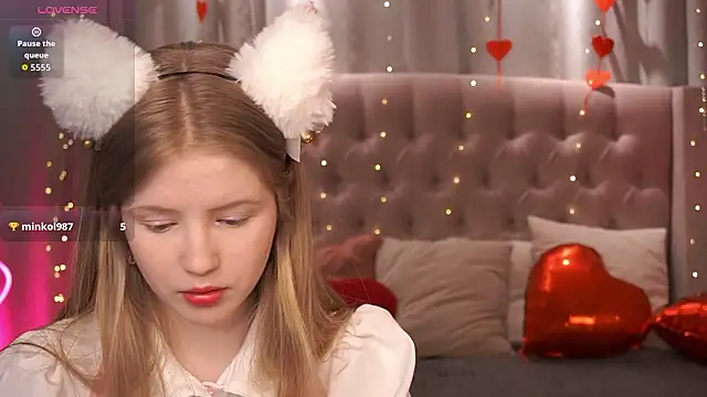 LilianHoward online show from February 15, 12:25 pm