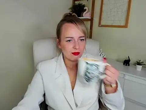 Karenblond online show from December 3, 6:21 am