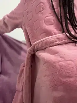 Snapshot of BellaRosex_x chatting on February 4, 7:20 pm BellaRosex x online show from February 4, 7:20 pm