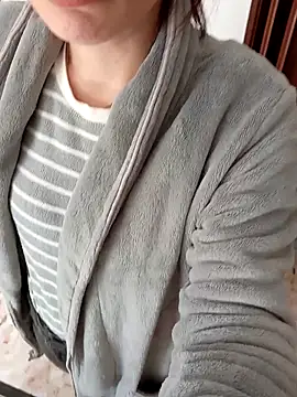 gatitachula93 online show from February 19, 1:40 pm