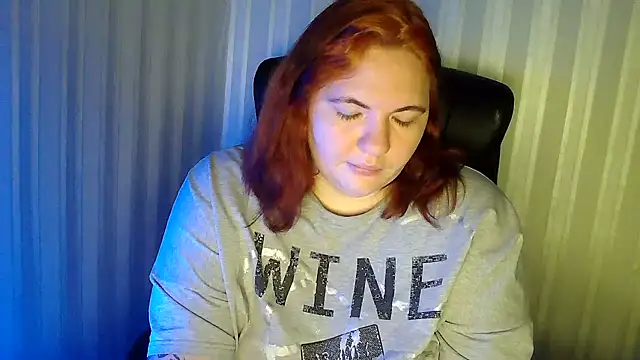 LisaLeon online show from December 2, 9:25 am