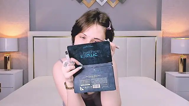 YONA WINK online show from May 8, 7:46 am