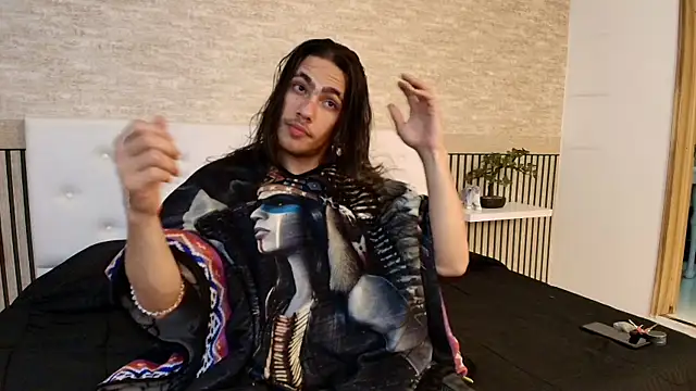 PatrickS25 online show from December 19, 3:57 am