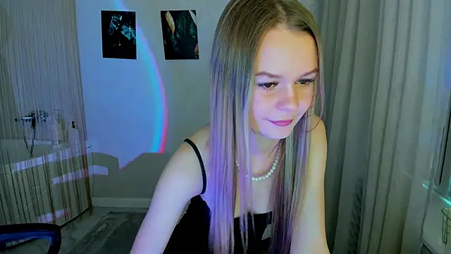 MidnighteAura online show from March 14, 11:37 am