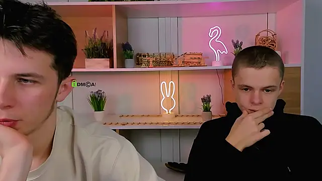 Snapshot of veldi_to chatting on December 16, 12:32 pm veldi to online show from December 16, 12:32 pm