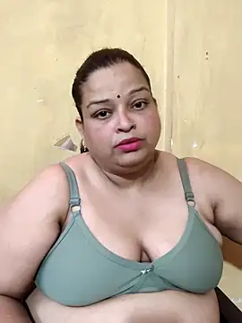 Snapshot of Sexey-Model21 chatting on April 23, 1:35 pm Sexey-Model21 online show from April 23, 1:35 pm