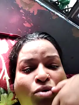 Snapshot of Sexey-Model21 chatting on May 14, 9:27 am Sexey-Model21 online show from May 14, 9:27 am