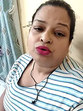 Snapshot of Sexey-Model21 chatting on May 29, 3:21 pm Sexey-Model21 online show from May 29, 3:21 pm