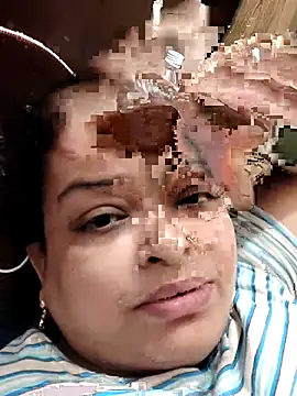 Snapshot of Sexey-Model21 chatting on May 30, 8:33 am Sexey-Model21 online show from May 30, 8:33 am