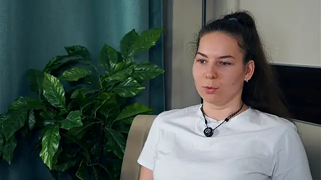 KourtneyFust online show from December 4, 5:28 am