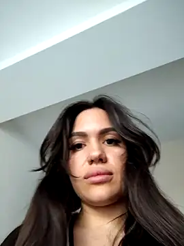 Snapshot of SiennaLuxexx chatting on May 5, 11:29 am SiennaLuxexx online show from May 5, 11:29 am