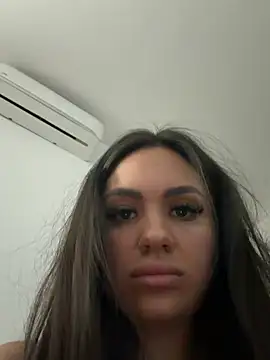 Snapshot of SiennaLuxexx chatting on August 7, 11:12 am SiennaLuxexx online show from August 7, 11:12 am