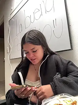 Camila Duarte2 online show from December 17, 1:28 pm