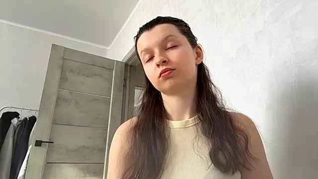 EllieBerrie online show from February 7, 8:18 am