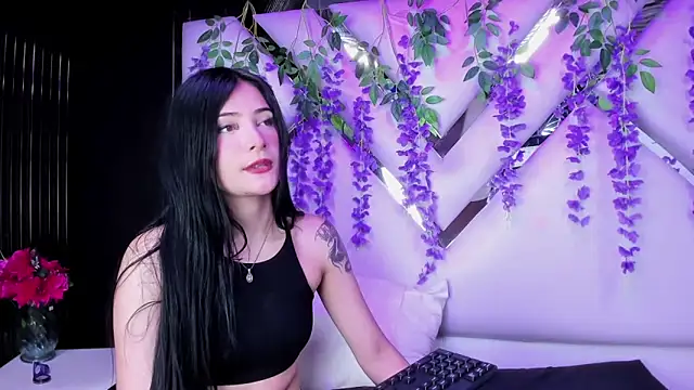 Snapshot of liinzy_rouse69 chatting on March 26, 6:57 pm liinzy rouse69 online show from March 26, 6:57 pm